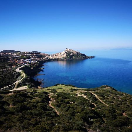 La Tartaruga Spiaggiata - Bilocale Centrale A Pochi Metri Dalla Spiaggia Кастельсардо Экстерьер фото