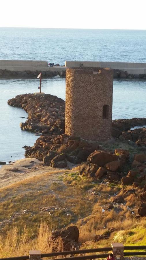 La Tartaruga Spiaggiata - Bilocale Centrale A Pochi Metri Dalla Spiaggia Кастельсардо Экстерьер фото
